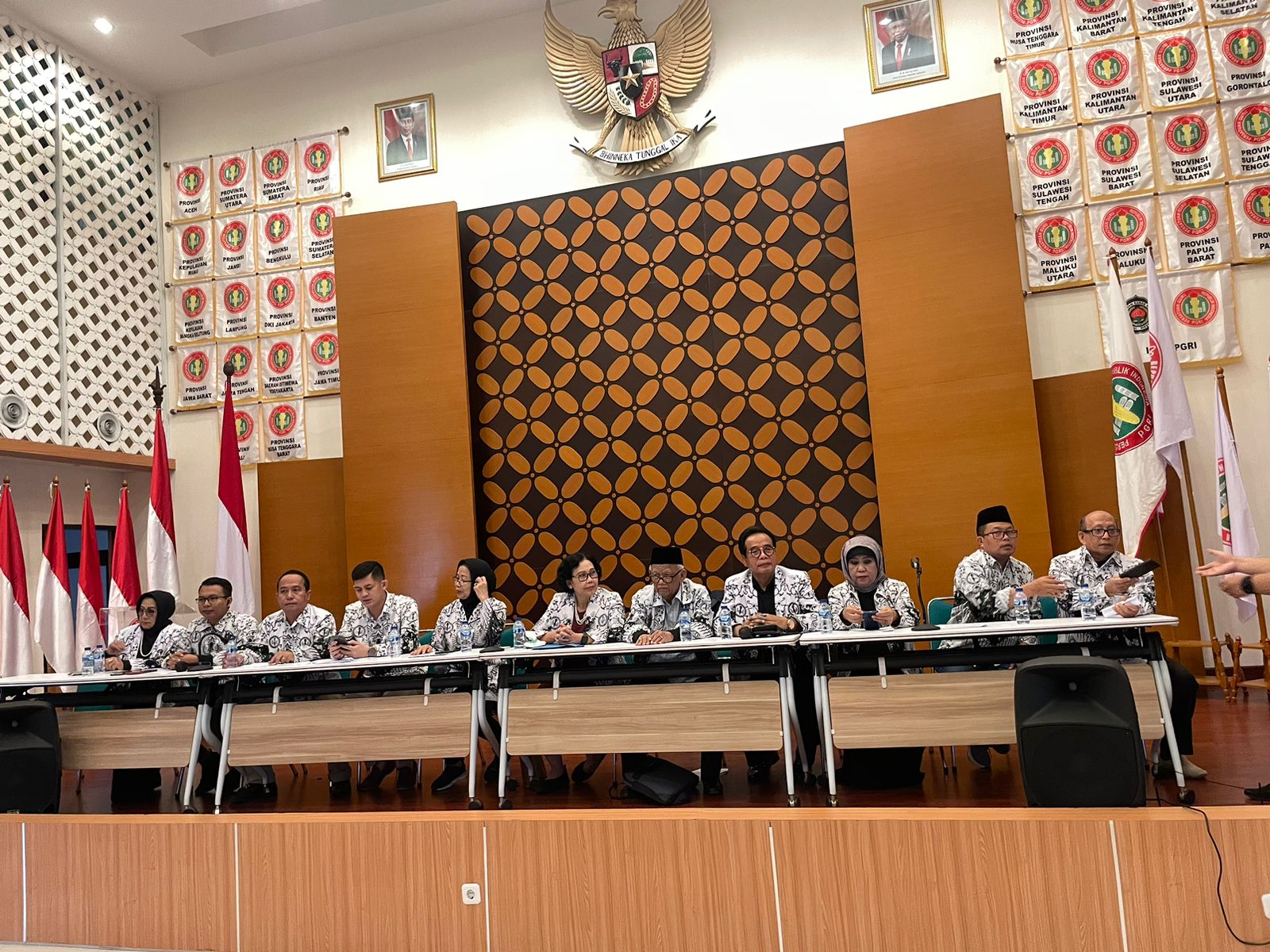 Konferensi Pers Pengurus Besar PGRI terkait adanya mosi tidak percaya yang digelar di Jakarta, Sabtu (17/6/2023)