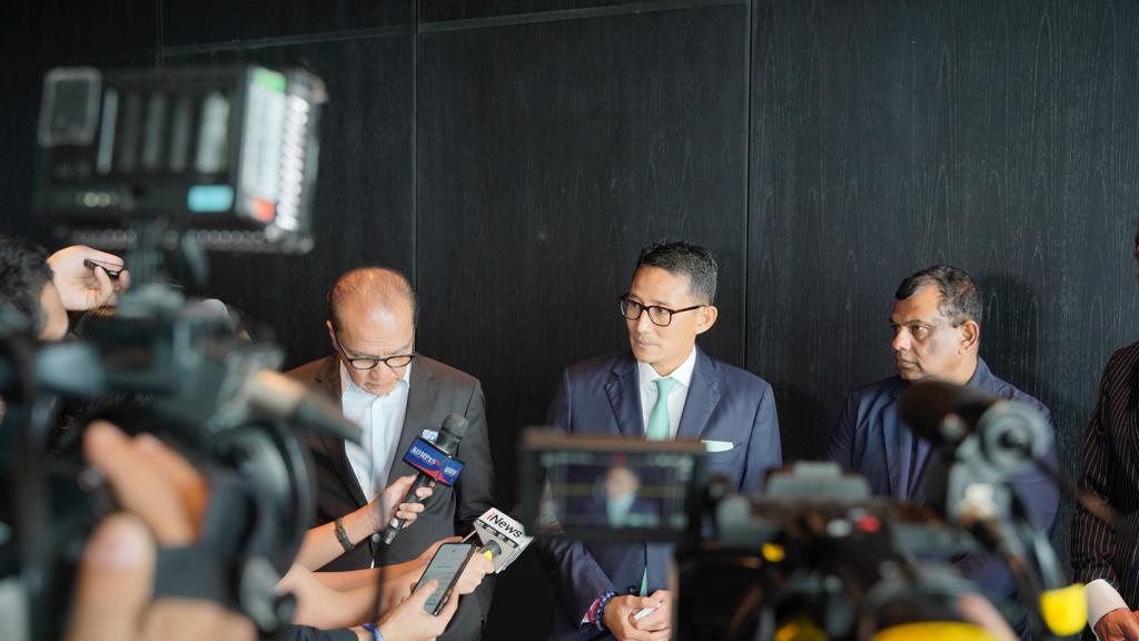  Investor Roundtable Discussion with Minister or Tourism and Creative Economy of Indonesia, diselenggarakan di Jakarta, Rabu (14/6/2