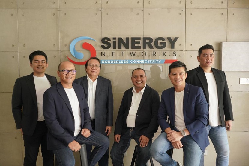 Jajaran Direksi PT Sinergi Inti Andalan Prima Tbk (INET) atau Sinergy Networks.