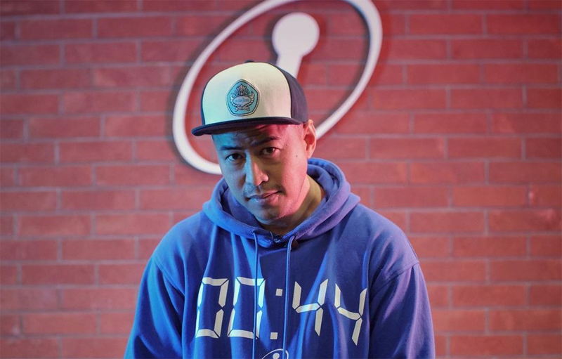 Pandji Pragiwaksono Coba Peruntungan Stand Up di New York