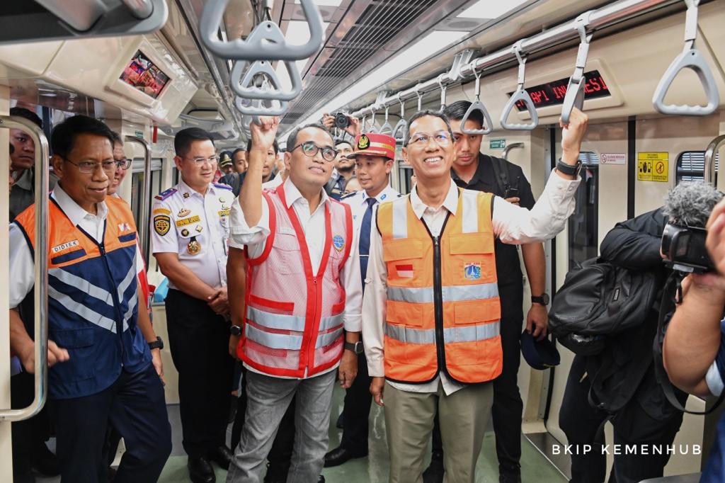 Menhub dan Pj Gubernur DKI Gelar Inspeksi Jelang Operasional LRT Jabodebek
