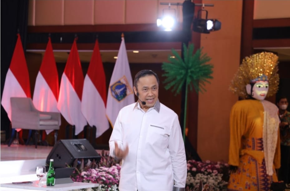 Pendiri ESQ Group Ary Ginanjar Agustian dalam Rakornas BPSN Kemendagri 2023.