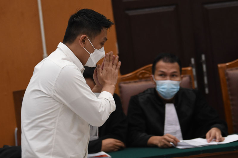 Kompol Chuck Putranto resmi bebas dari penjara terkait kasus obstruction of justice (OOJ) pembunuhan berencana Brigadir J.