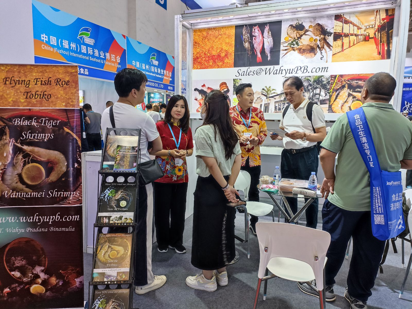 Paviliun Indonesia yang memamerkan produk perikanan dan hasil laut pada pameran FIFE 2023 di Fuzhou, Tiongkok.