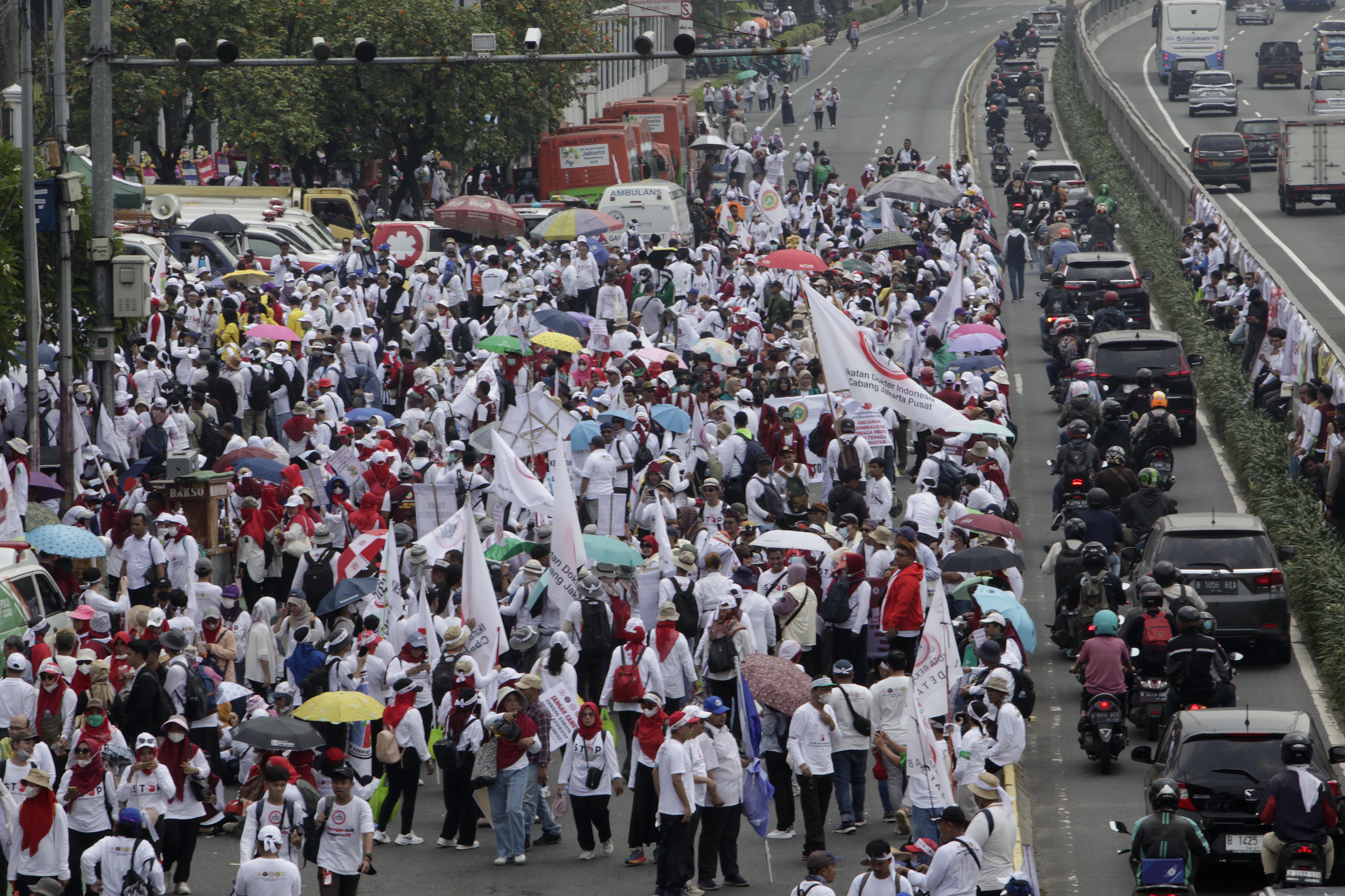 Soal RUU Kesehatan: Jokowi: Ranah DPR, Kalau Cocok Kita Laksanakan