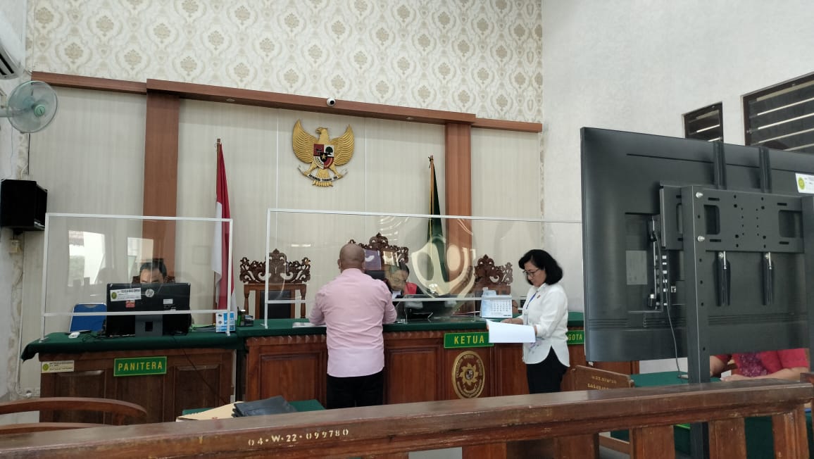 Sidang Praperadilan kasus sengketa merek dagang di Pengadilan Negeri Bali. Hakim menolak permohonan tersangka 