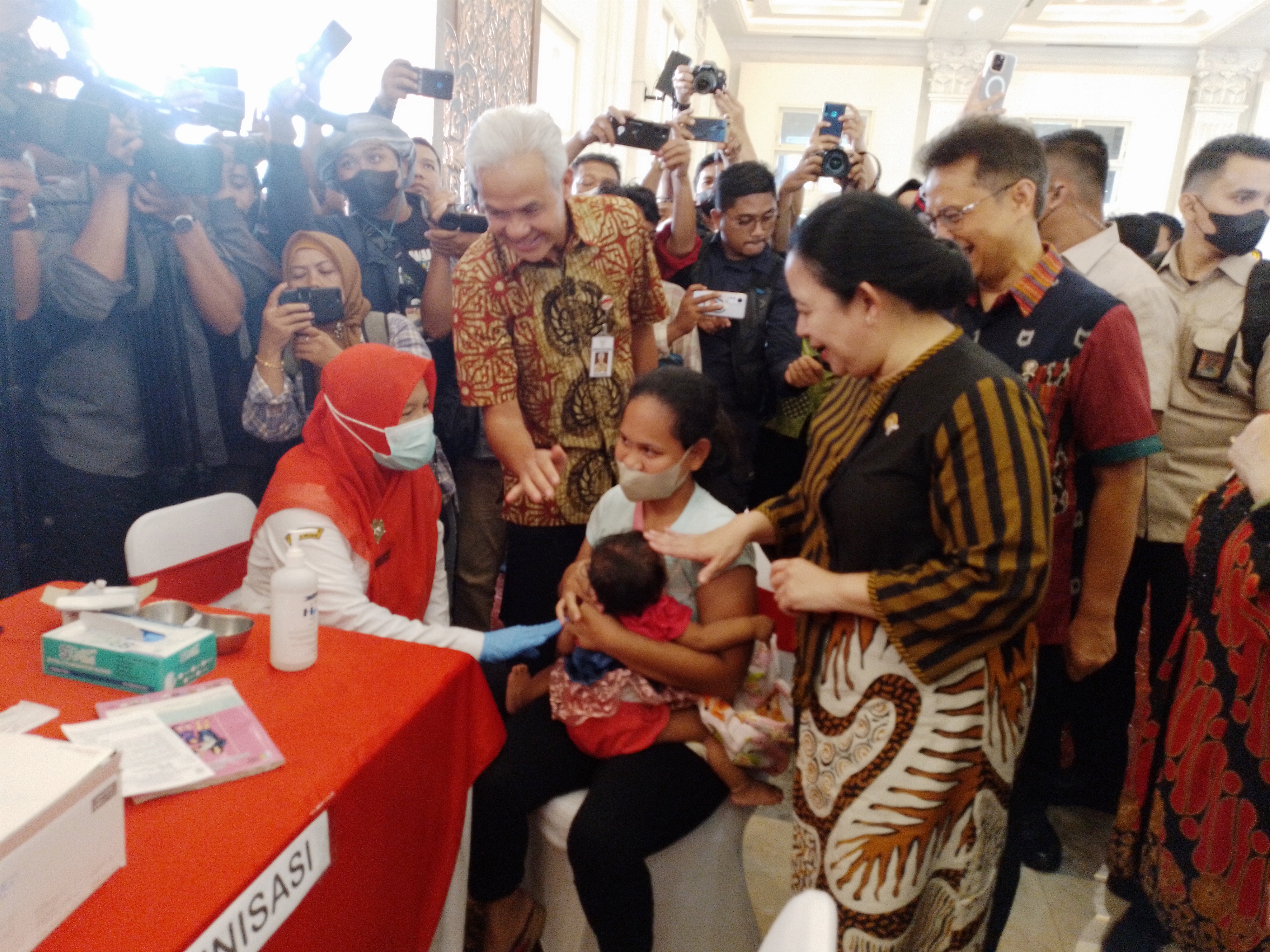 Ketua DPR RI Puan Maharani mencanangkan imunisasi polio di Klaten, Jawa Tengah
