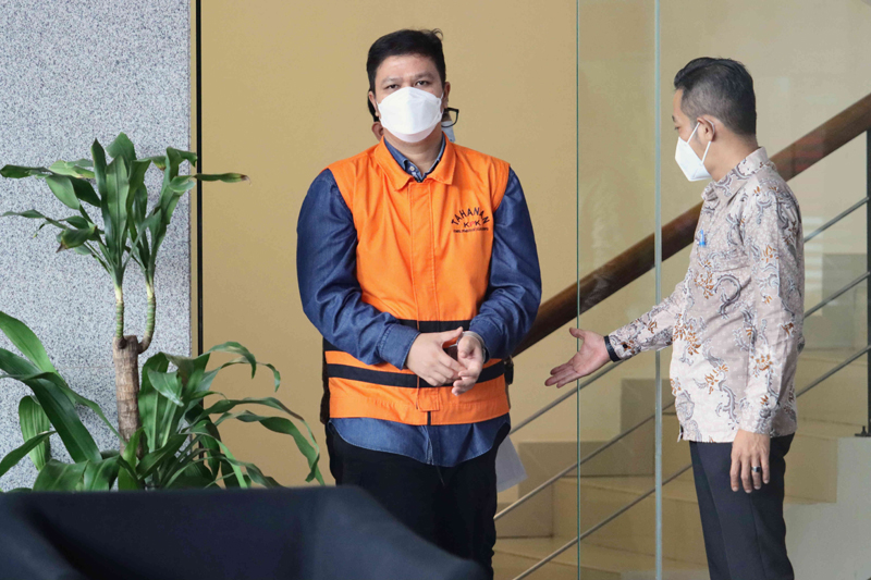 KPK menjalankan perintah eksekusi terhadap mantan Bupati Kuansing Andi Putra ke Lapas Pekanbaru, Riau.