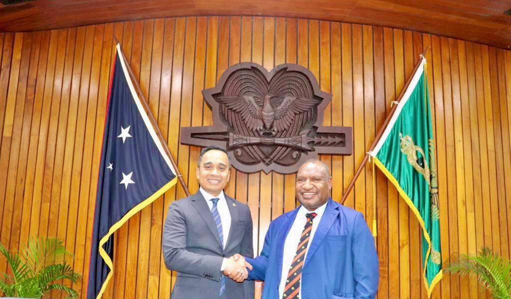 Ketua BKSAP DPR Putu Supadma Rudana dan PM Papua Nugini James Marape. 