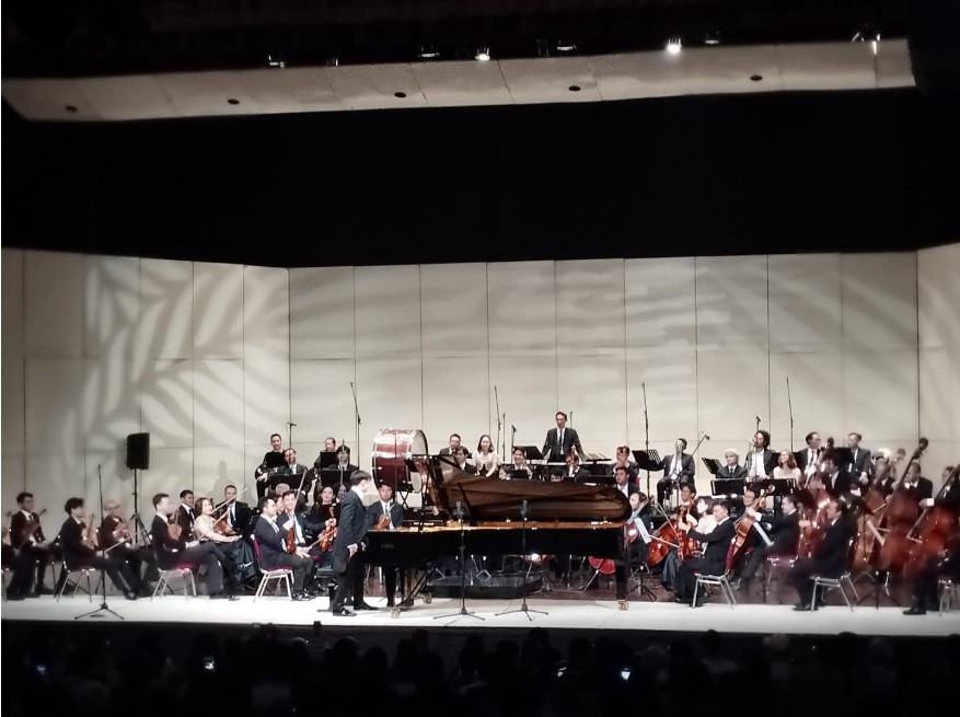 Konser orkestra bertajuk An Evening with George Harliono di Taman Ismail Marzuki, Jakarta.