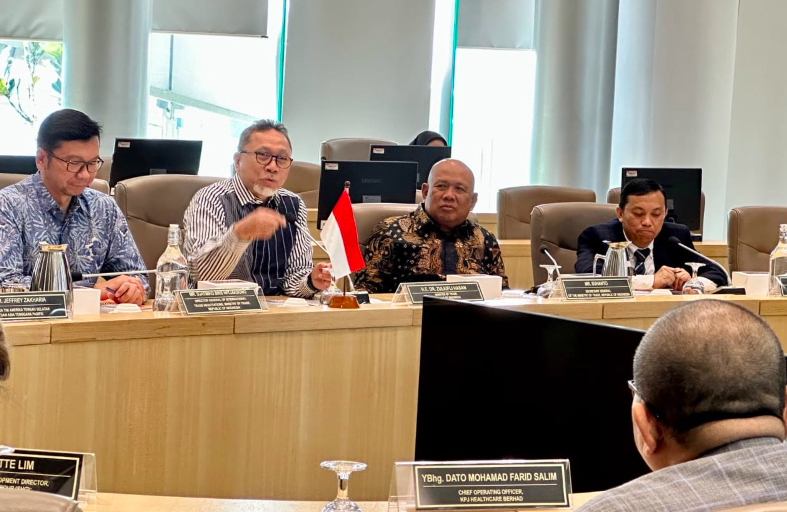 Menteri Perdagangan Zulkifli Hasan (kedua dari kiri).