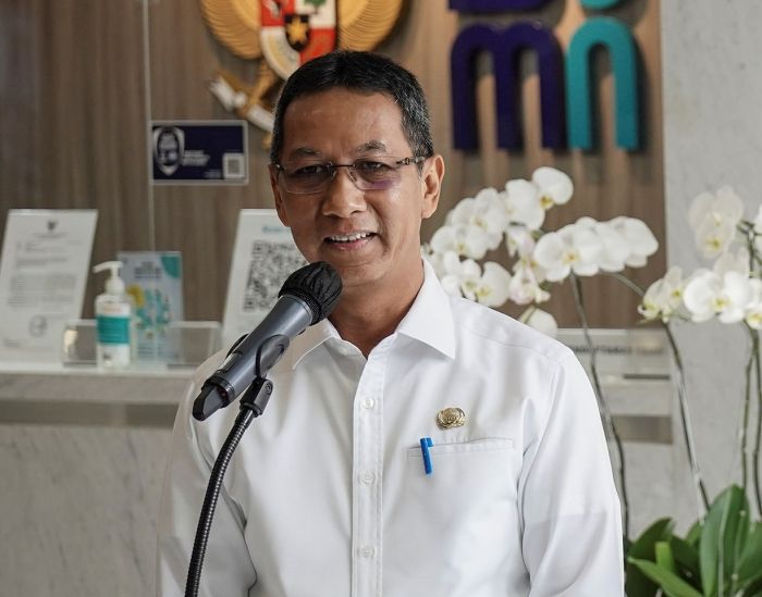 Penjabat Gubernur DKI Jakarta melakukan upacara penghormatan, mengheningkan cipta, dan peletakan karangan bunga di TMP Kalibata sebagai rang