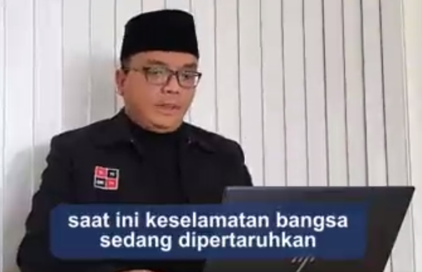 Denny Indrayana membacakan surat terbuka untuk Megawati
