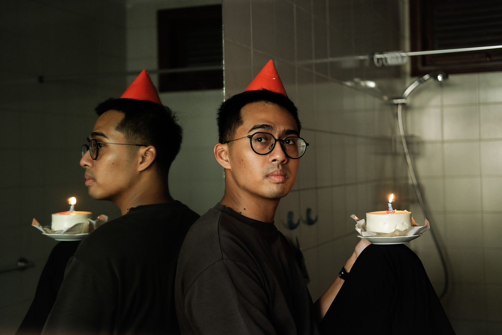 Produser Rayhan Noor merilis album pop alternatif yang berisi 10 trek bertajuk Menjelang Tiga Puluh.