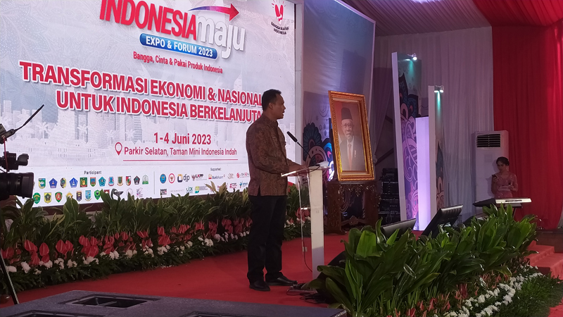 Kemendagri menggelar acara Indonesia Maju Expo dan Forum 2023, ajang memperkenalkan barang buatan Tanah Air untuk meningkatkan ekonomi.