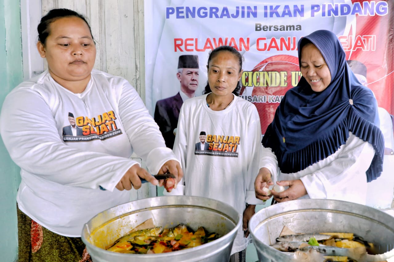 Sukarelawan Ganjar Sejati gelar pelatihan pembuatan ikan pindang