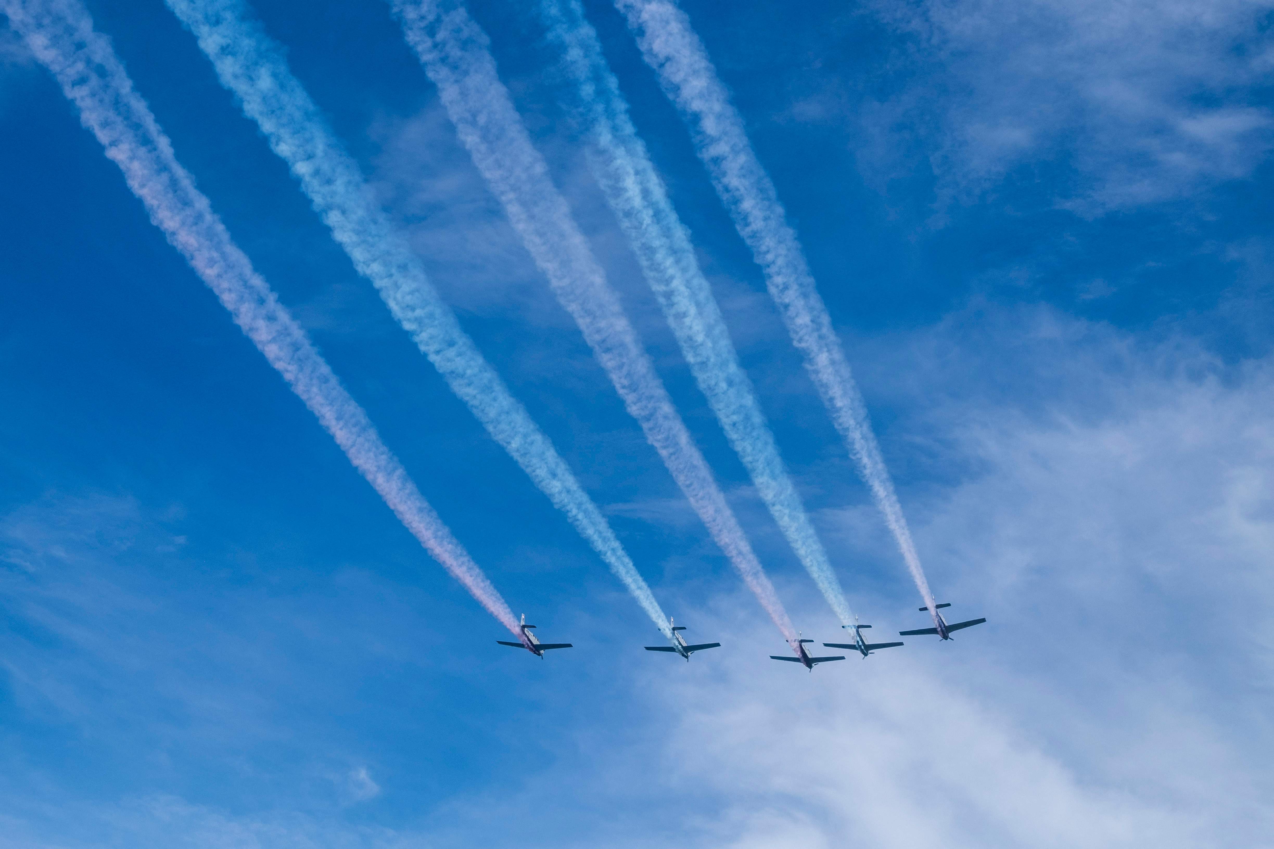 Pesawat terbang TNI AL tampil pada pembukaan Latihan Angkatan Laut Multilateral Komodo (MNEK) ke-4 2023 di Makassar (5/6/2023)
