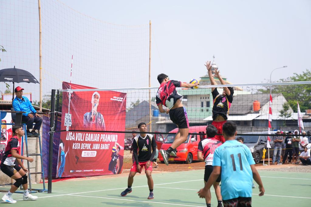 Lomba bola voli antarkampung yang digelar Sahabat Ganjar di Depok.