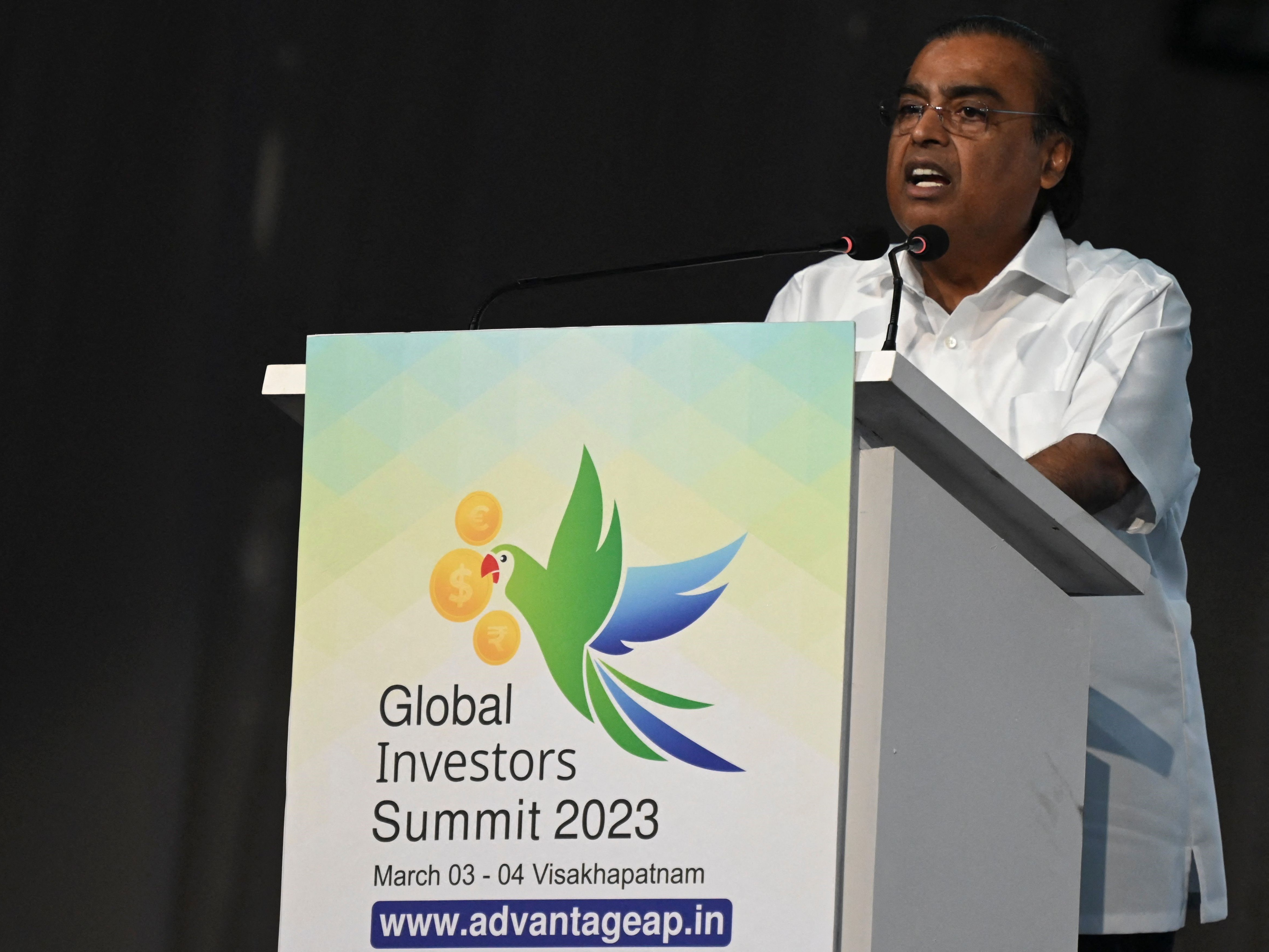 Laba Konglomerat India Reliance Terpukul Bisnis Minyak Merosot