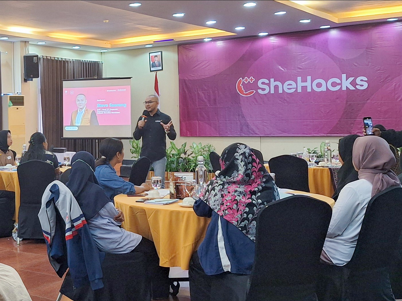 Kegiatan SheHacks di Labuan Bajo, NTT