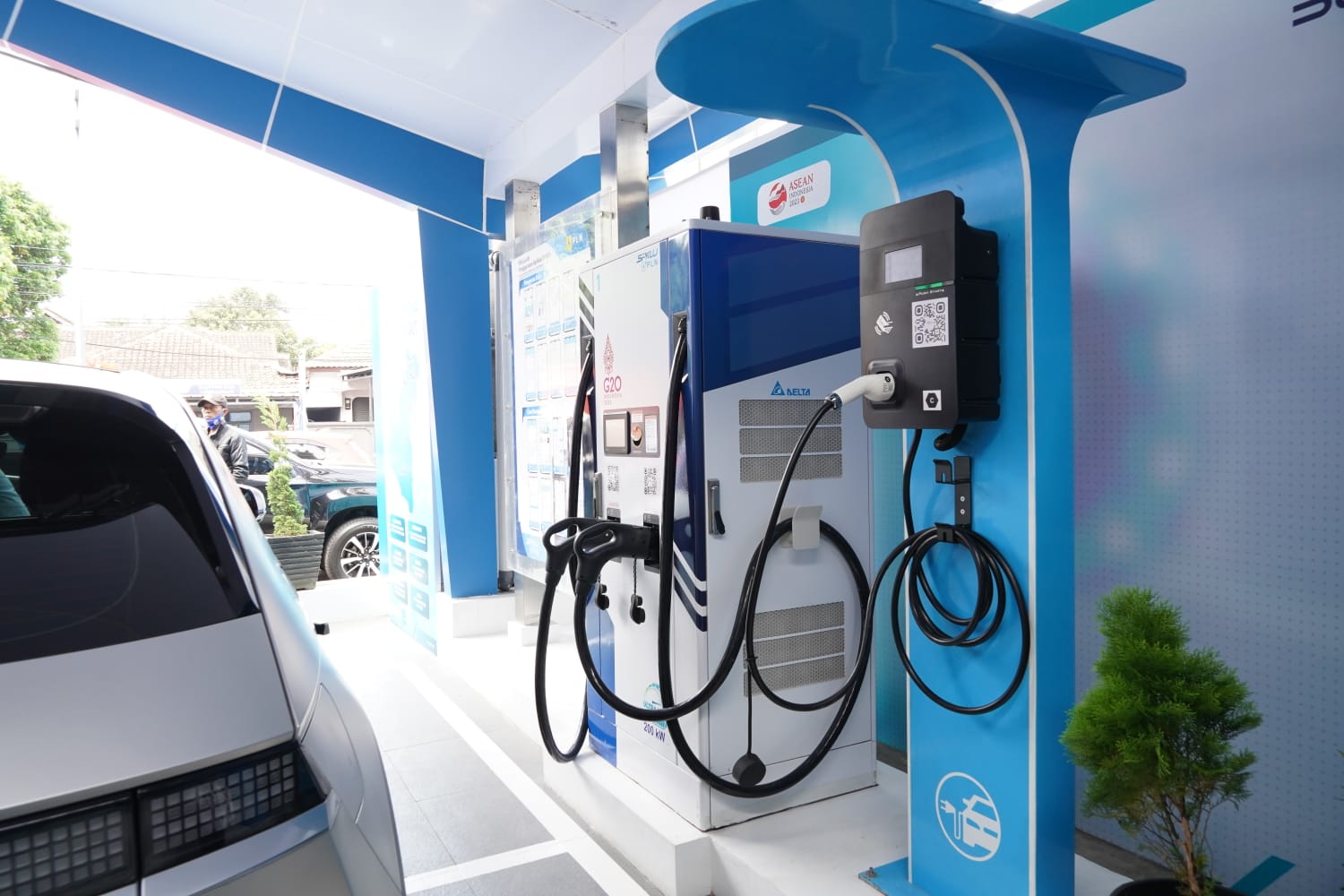 Tarif Isi Ulang Baterai Kendaraan Listrik Dipatok Rp 25 Ribu Hingga Rp 57 Ribu