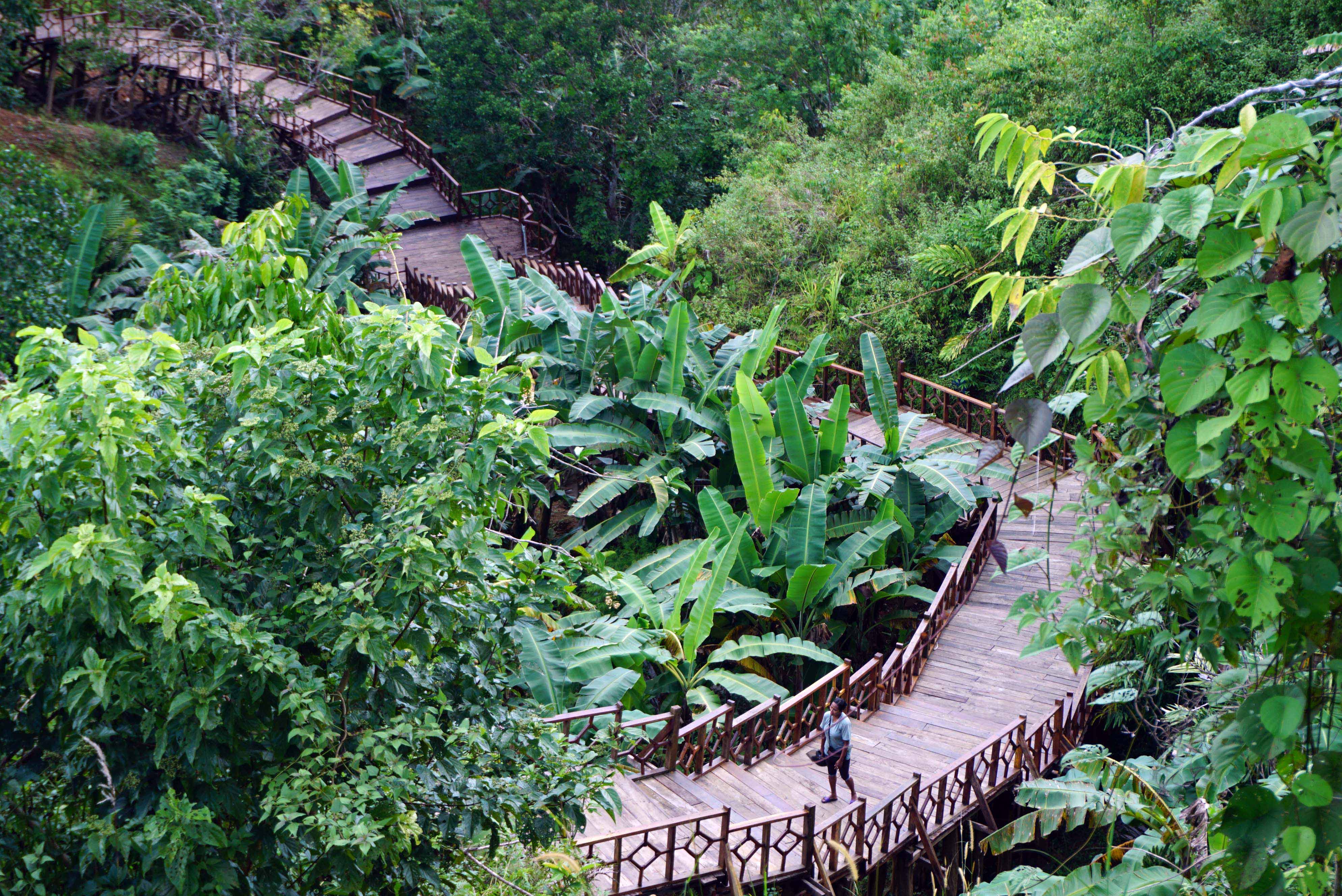 Jembatan Bukit Cinta di Jalan Sorong Makbon, Kota Sorong, Papua Barat Daya