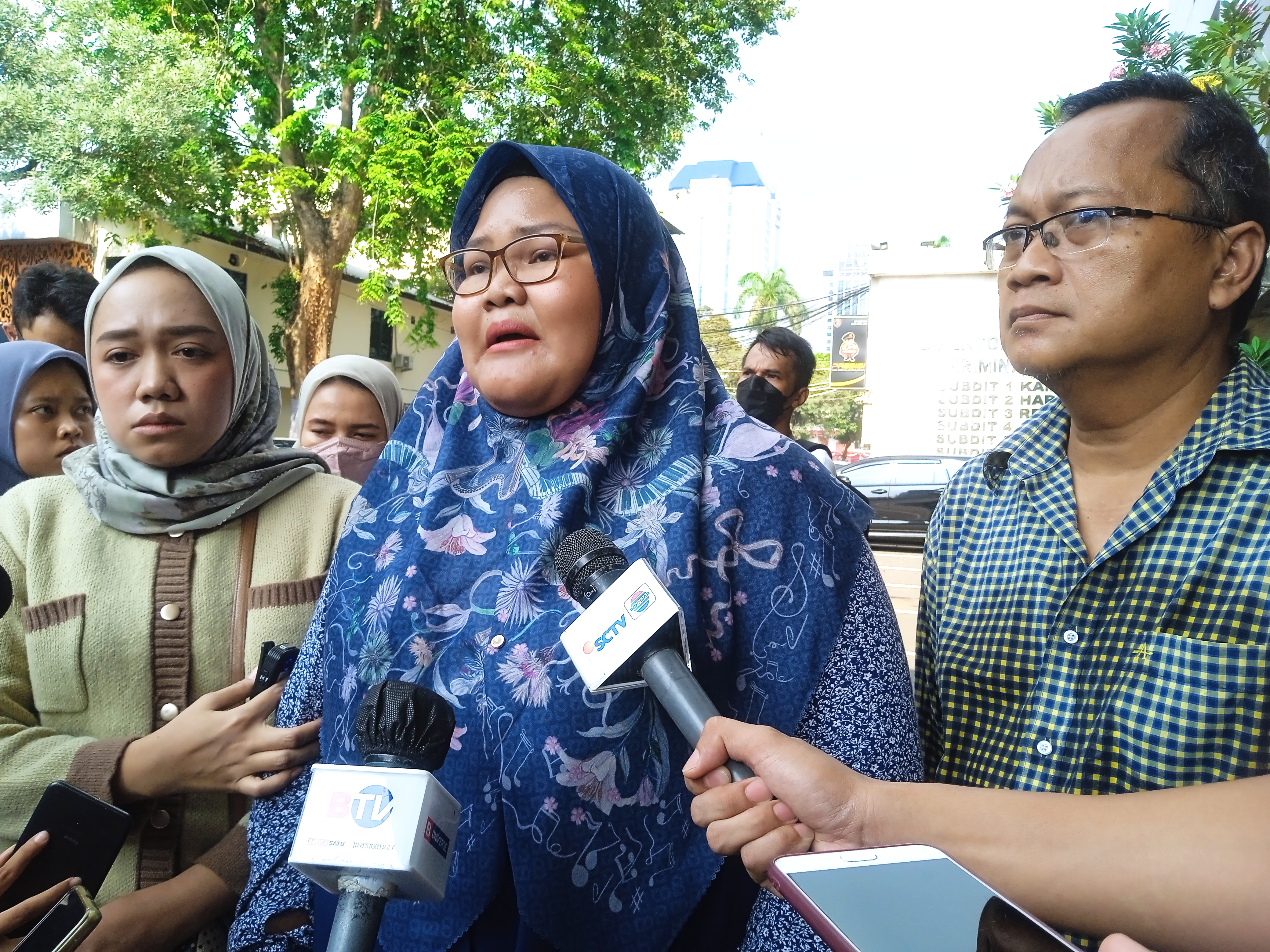 Salah satu korban tersangka penipuan penjualan iphone si kembar Rihana-Rihani, Masayu Nurul Hidayati