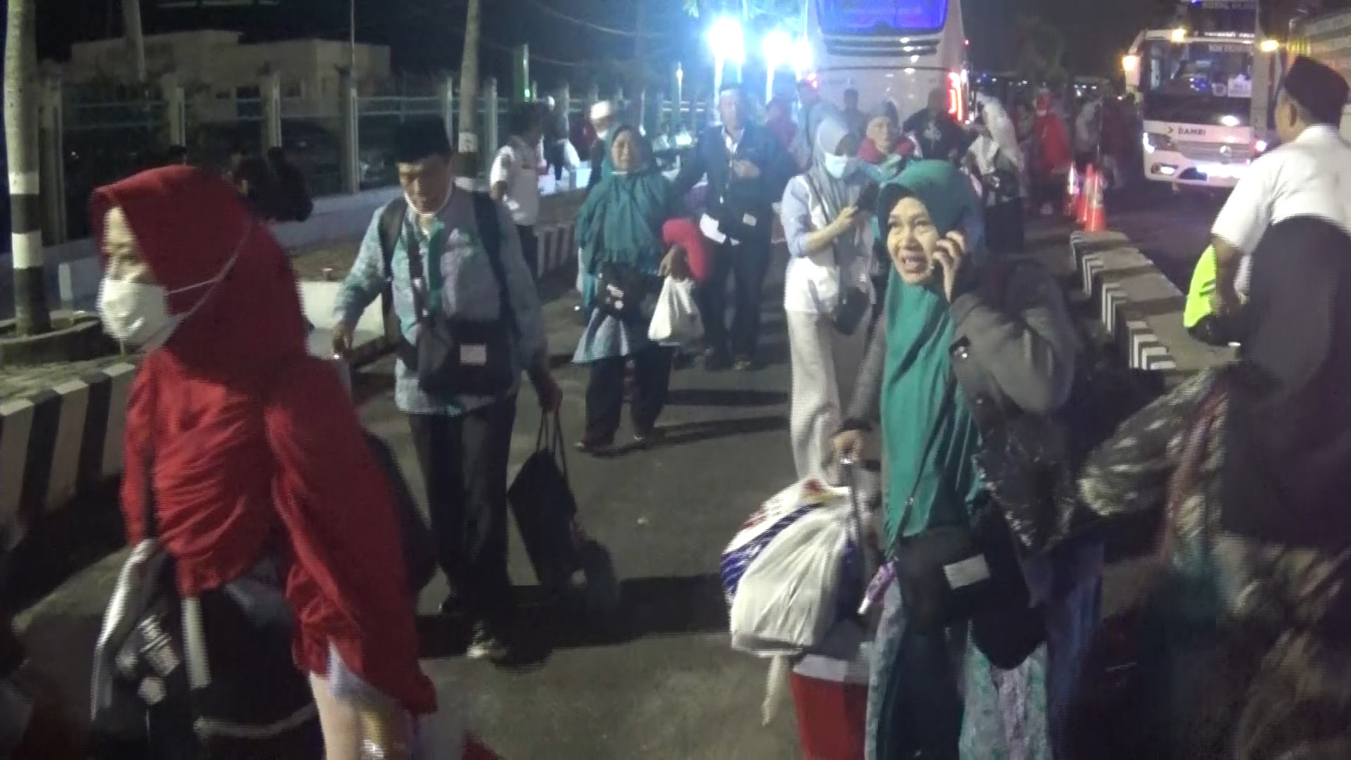 Kedatangan kloter JKG 49 jemaah haji asal Bandar Lampung dan Kabupaten Tanggamus, Provinsi Lampung, Senin (24/7).