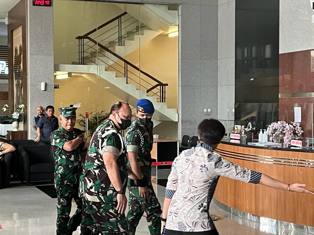 Danpuspom TNI Marsekal Muda TNI Agung Handoko berkunjung ke Gedung KPK