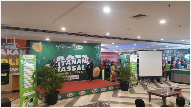 Program Rider Peduli Selenggarakan Khitanan Massal di Karawang