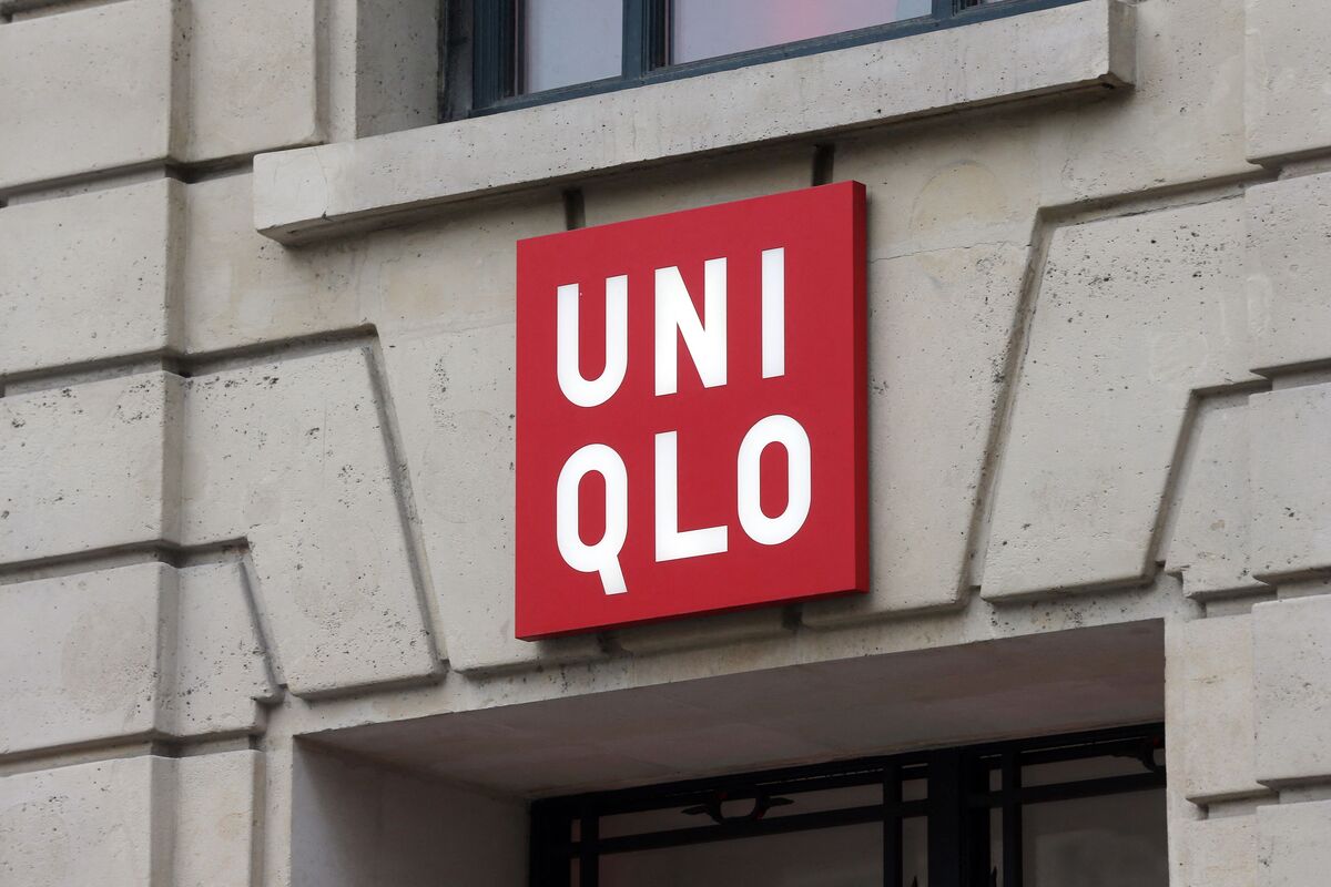 Logo jenama asal jepang, Uniqlo yang meluncurkan koleksi baru Modern Layering untuk Fall dan Winter 2023.