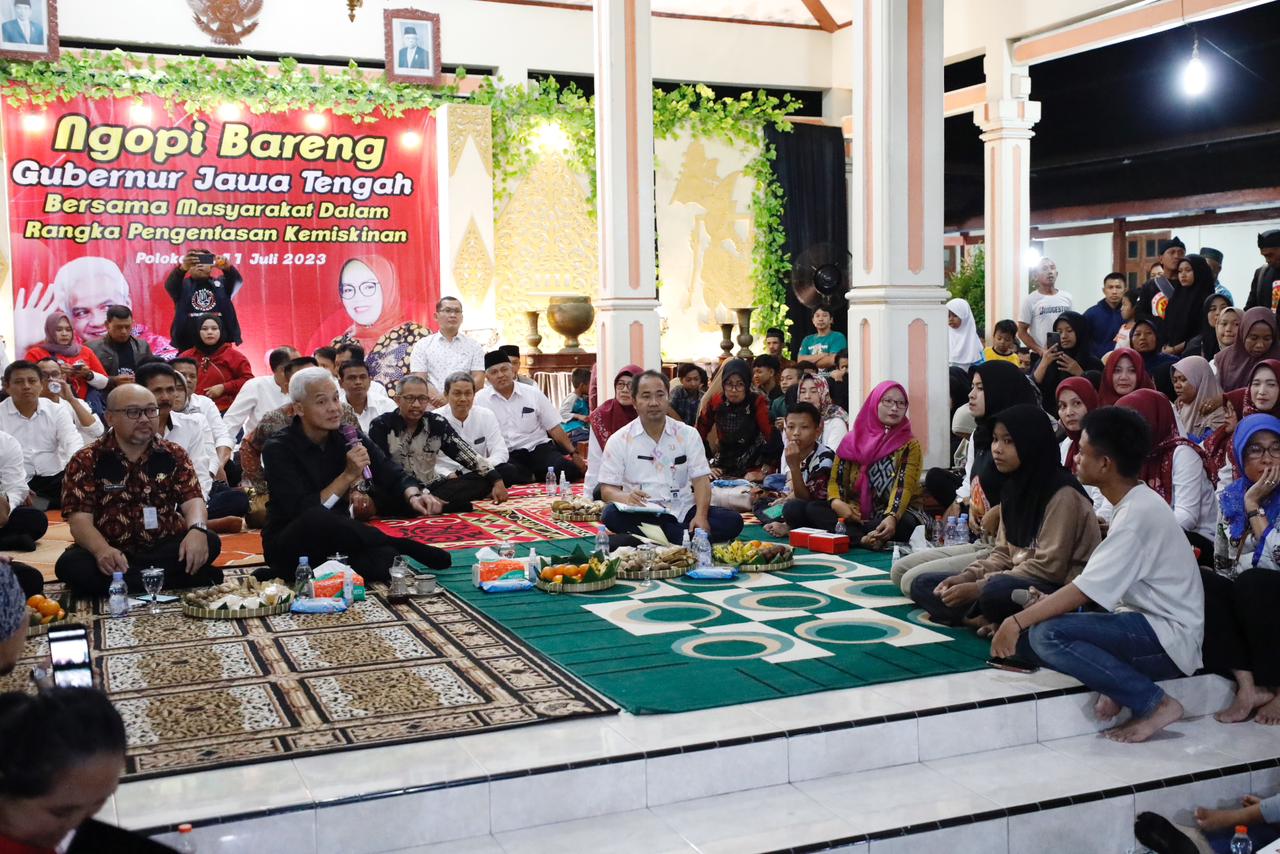 Gubernur Jateng Ganjar Pranowo ngopi bareng warga Sukoharjo