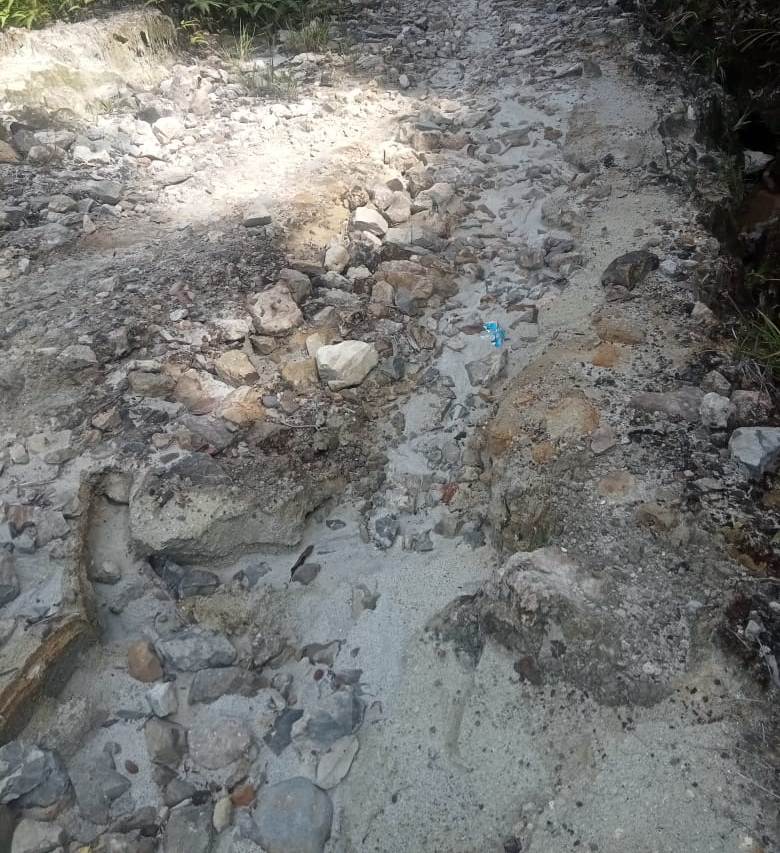 Salah satu kondisi jalan di kawasan Habormas, Kabupaten Toba, Sumut.