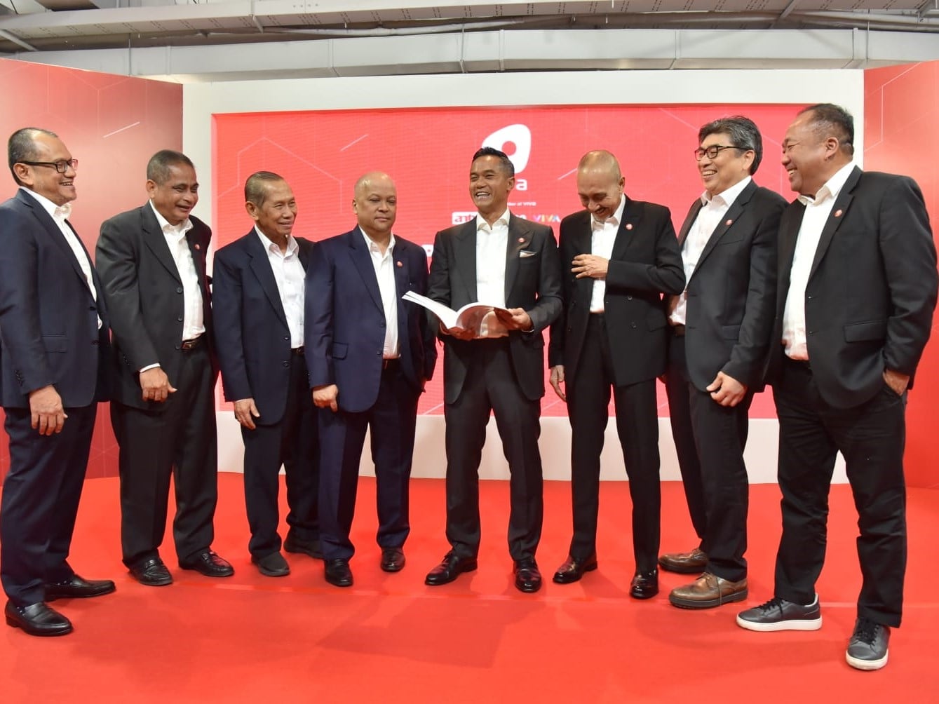 Direktur dan Komisaris VIVA.