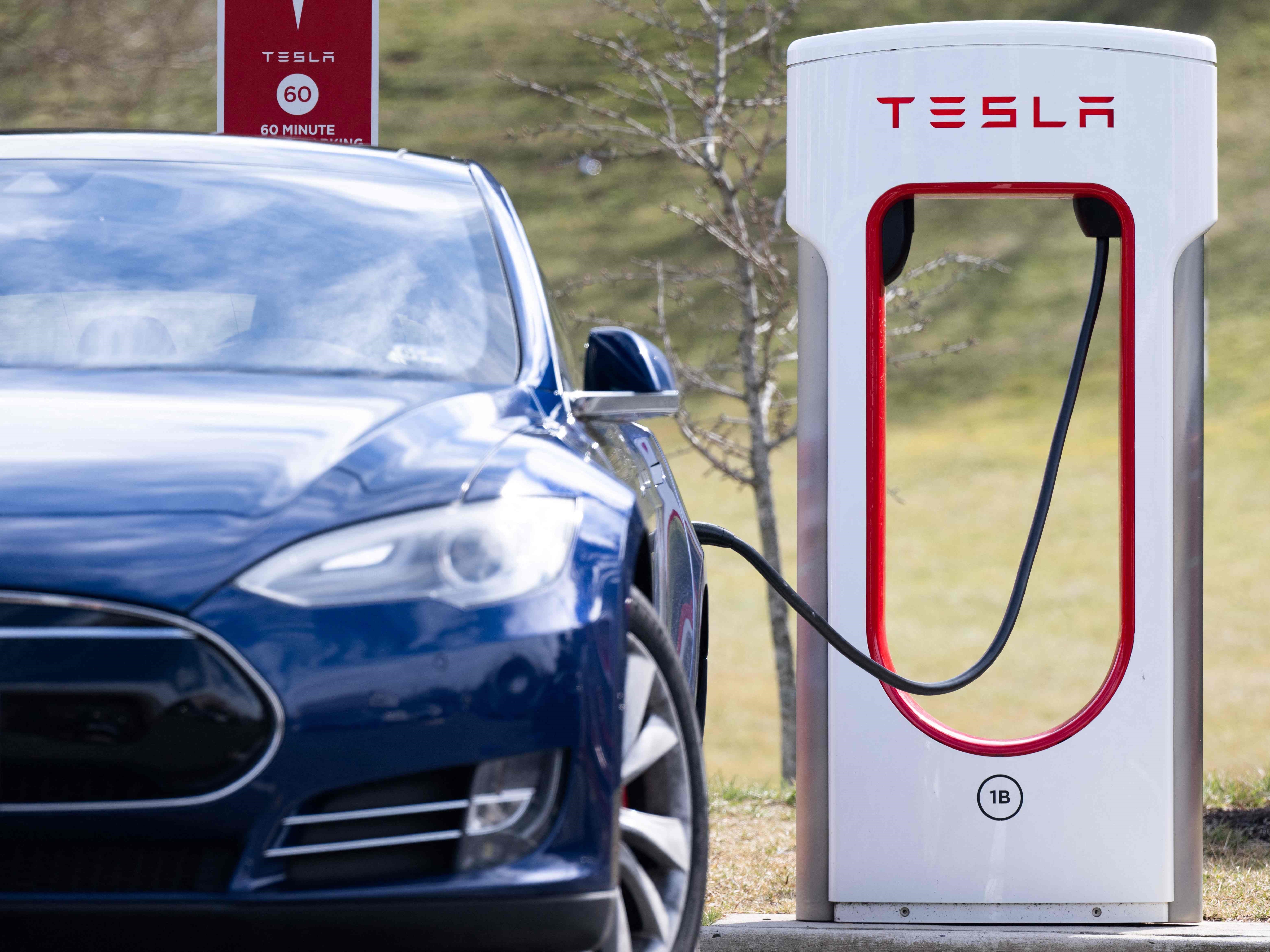 Tesla Laporkan Laba Kuartal II Melonjak 20%