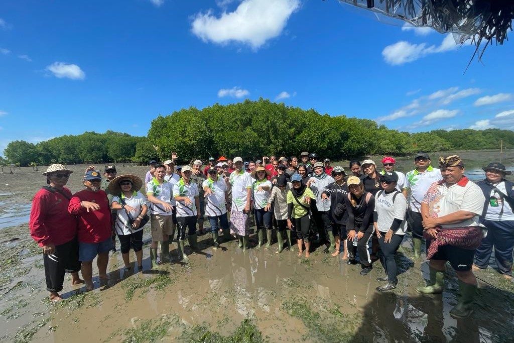 Green Mangrove Tuntaskan Penanaman 20 Ribu Bakau di Bali