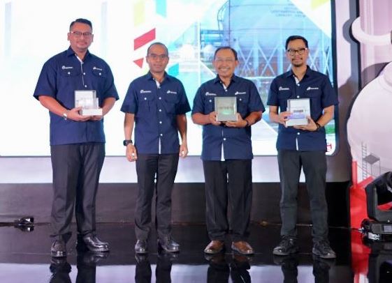 PT Trans-Pacific Petrochemical Indotama mulai menyalurkan produk Orthoxylene kepada industri petrokimia, PT Petrowidada, di Gresik, Jatim.