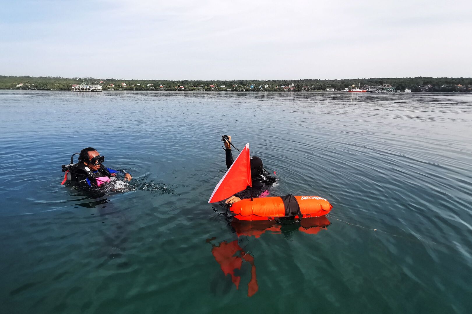 Proses pencarian korban kecelakaan kapal di Buton Tengah, Sulawesi Tenggara.