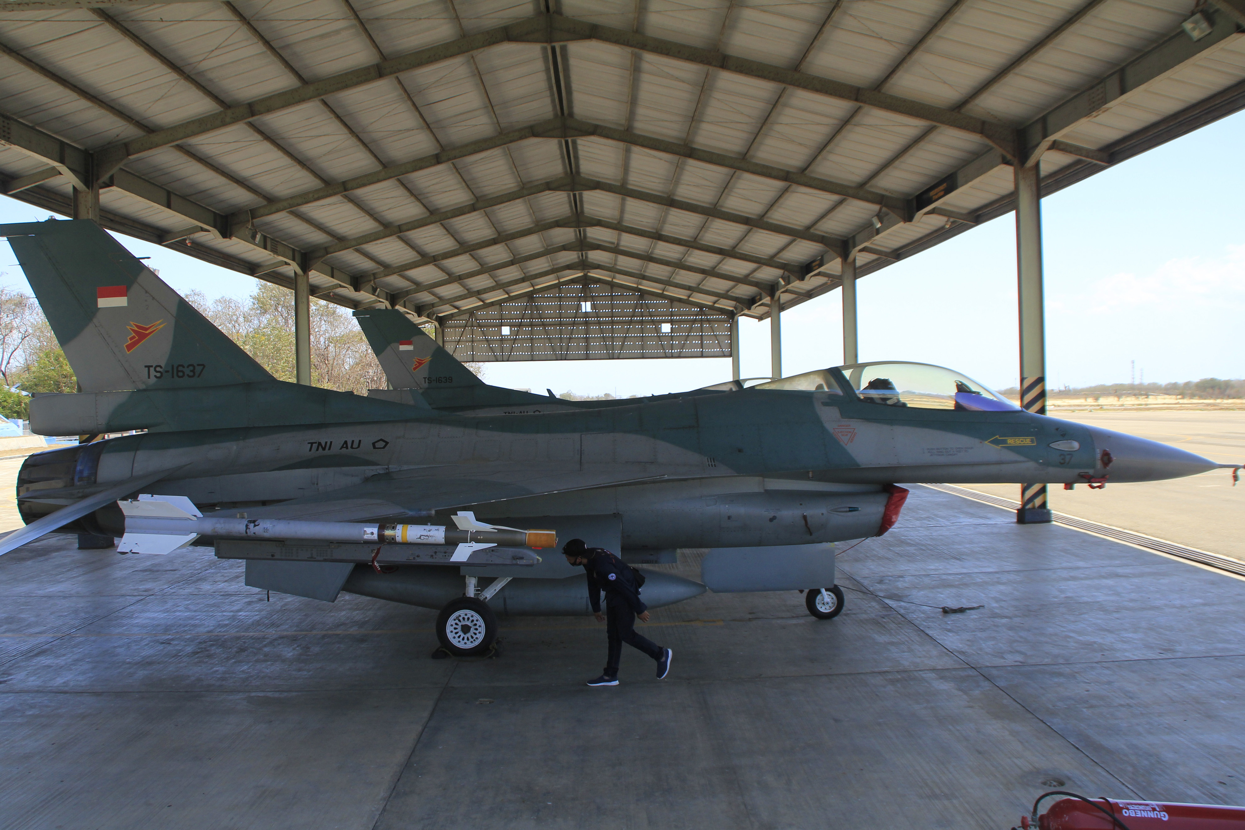 Jet tempur F-16 milik TNI AU