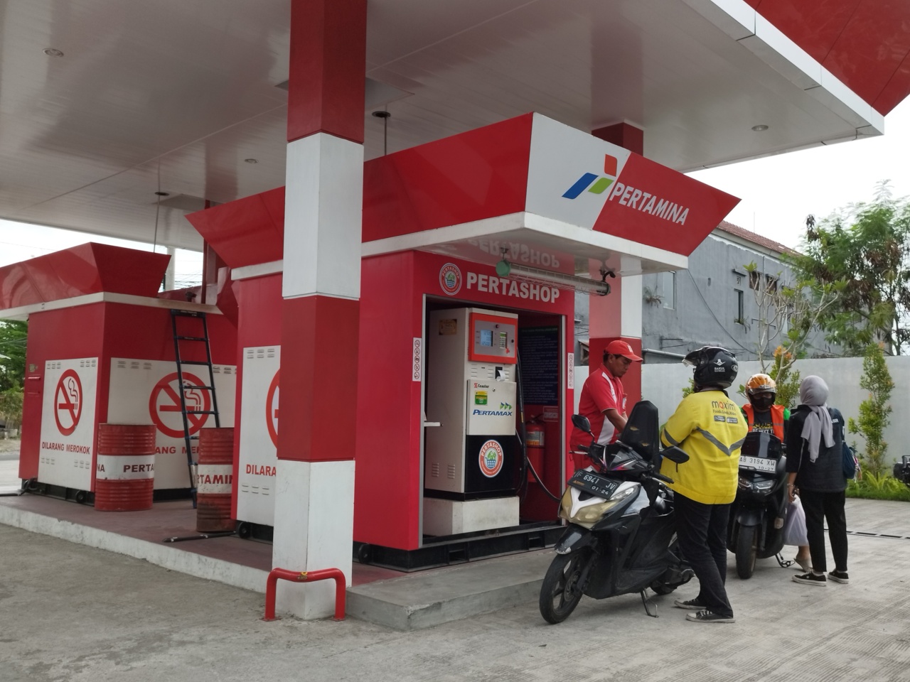 Pertashop milik Kuwat di Condongcatur, Kabupaten Sleman, Daerah Istimewa Yogyakarta