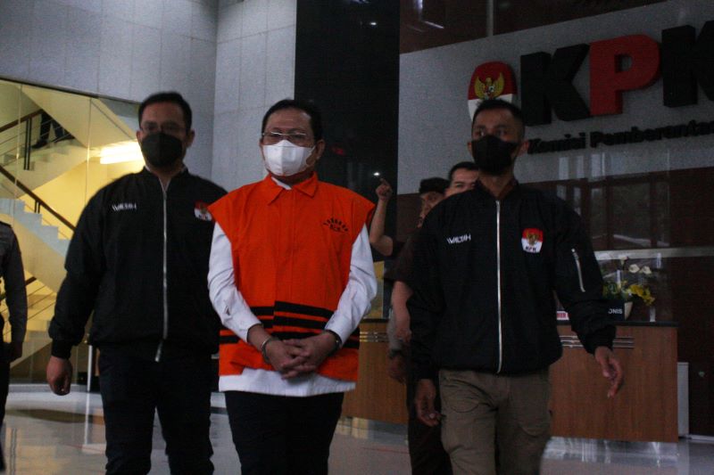 KPK menahan Sekretaris MA Hasbi Hasan, tersangka kasus dugaan suap perkara MA