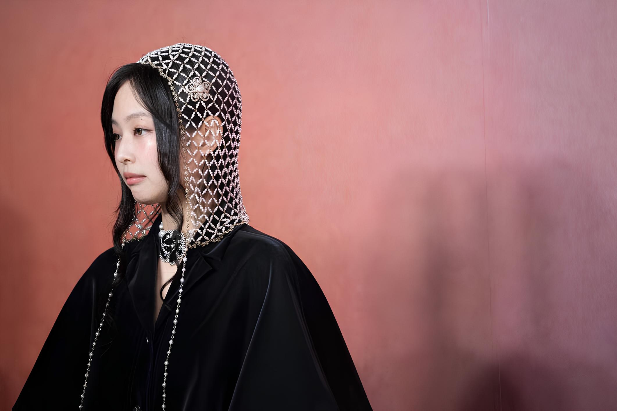 Jennie Blackpink membuka diri di podcast milik Dua Lipa