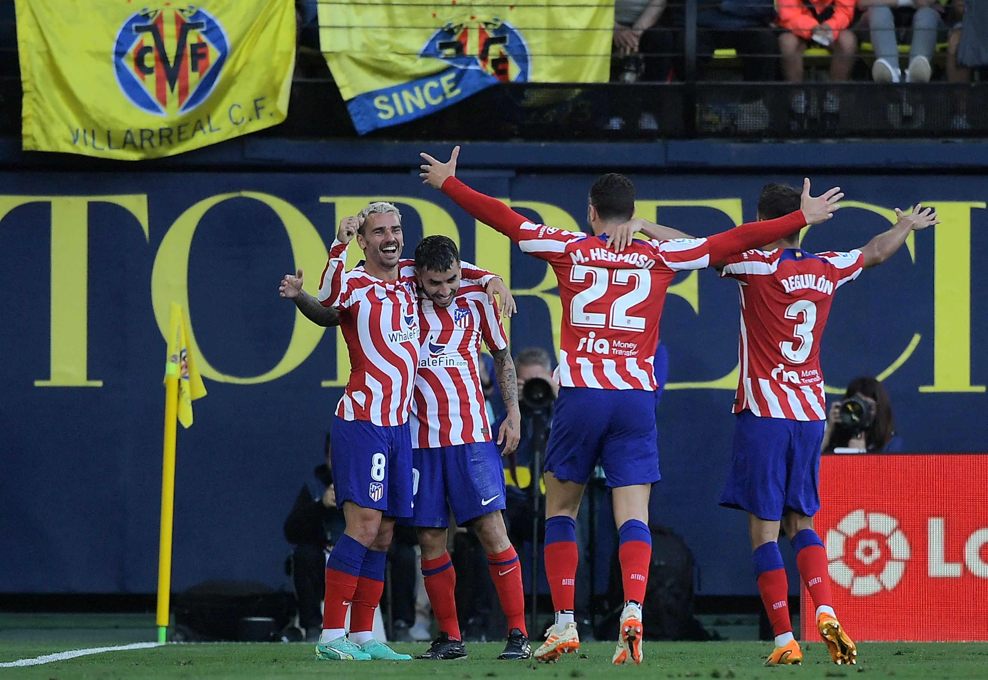 Para pemain Atletico Madrid merayakan gol yang dicetak ke gawang Villarreal CF.