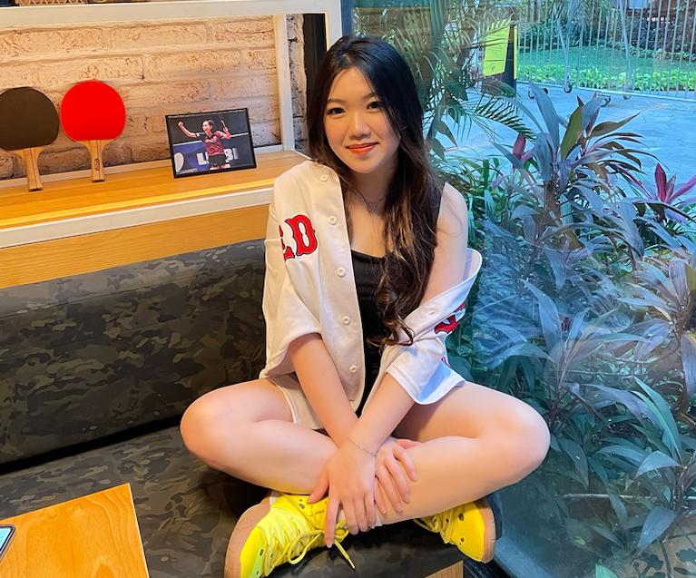 Blogger, influencer, dan selebgram Tika Bonet.