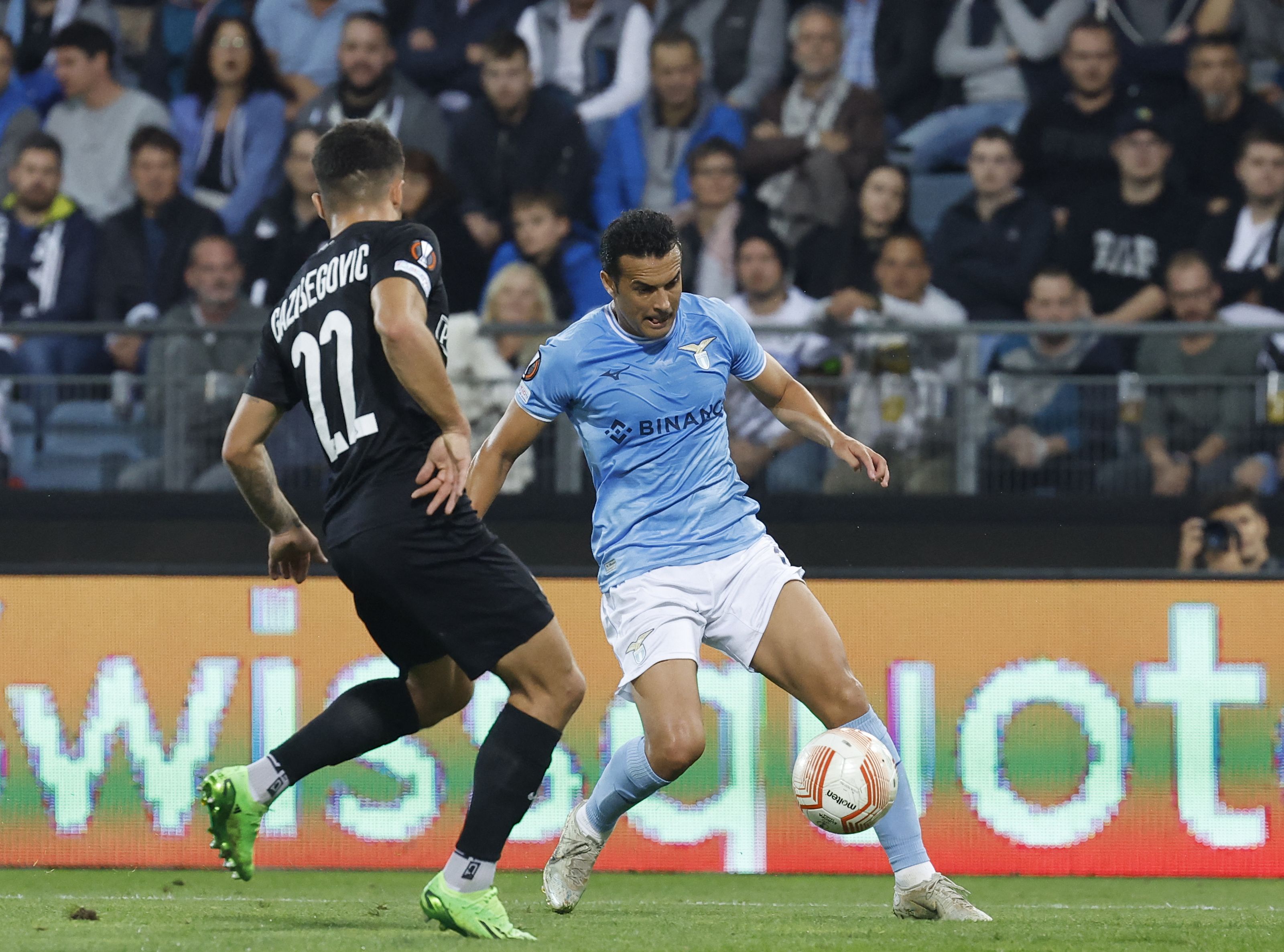 Pedro Rodriguez (kanan).