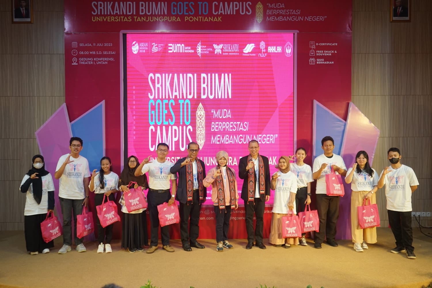 Kegiatan Srikandi BUMN Goes to Campus yang digelar di Gedung Konferensi Teater 1 Universitas Tanjungpura, Selasa (11/7).