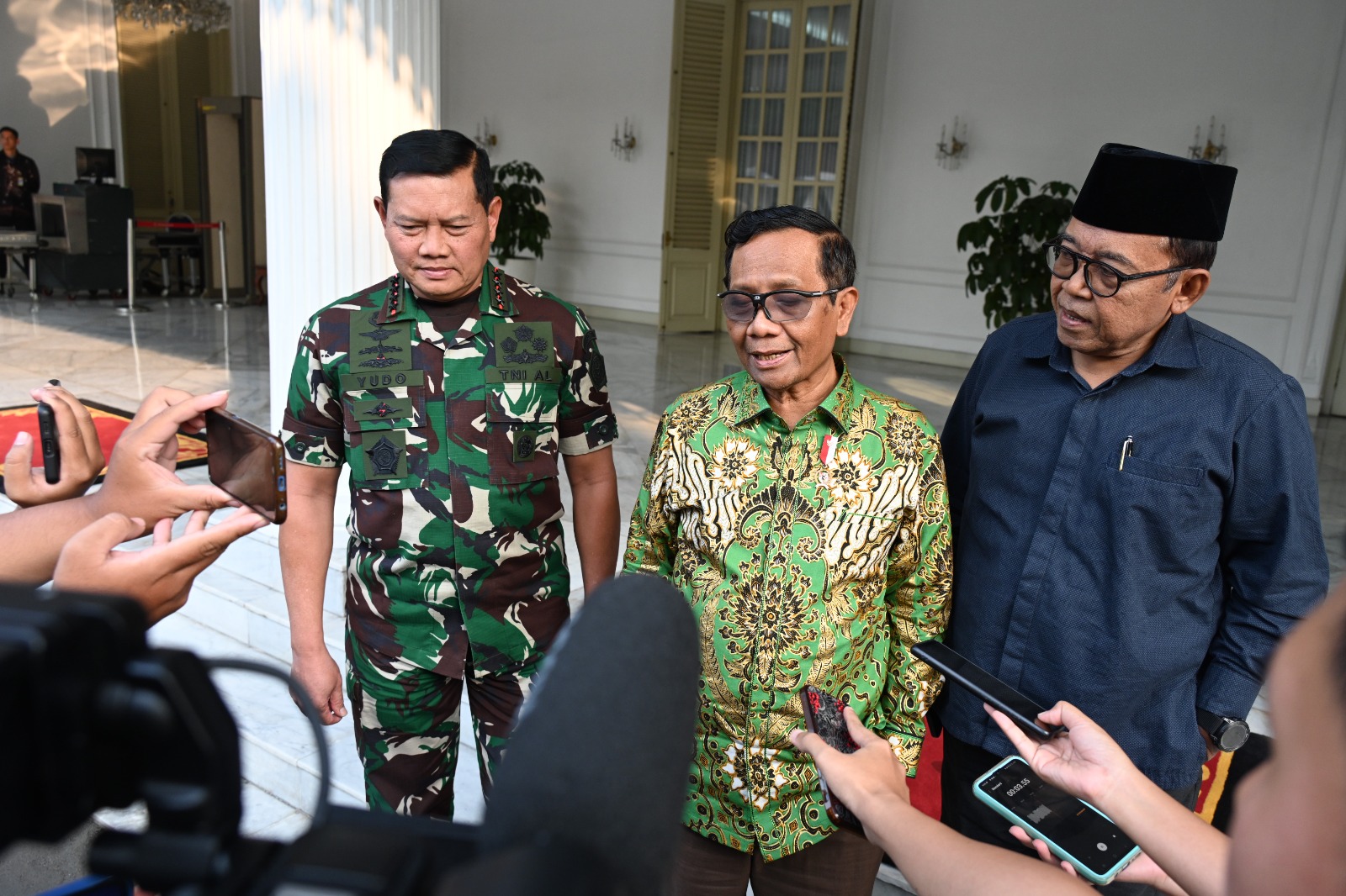 Mahfud MD hingga Panglima TNI bakal Berkantor di Papua