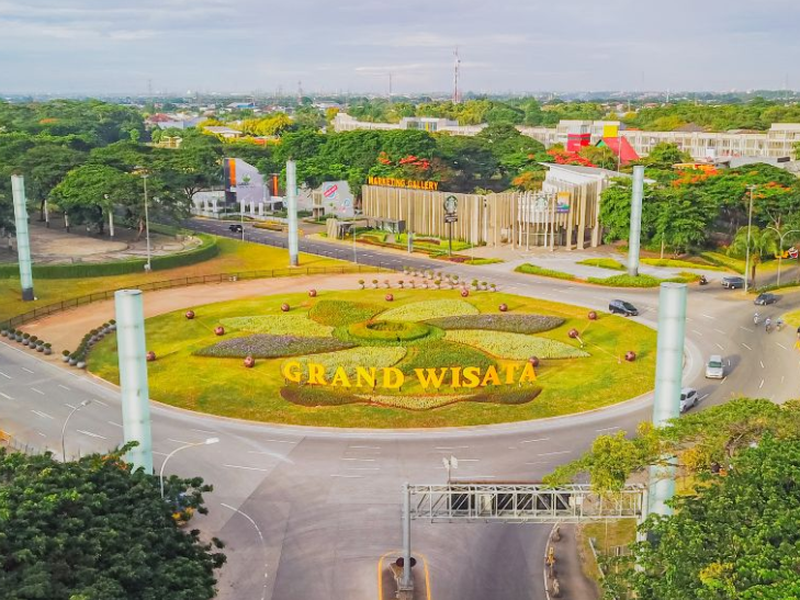 Proyek kota mandiri yang dikembangkan oleh Sinar Mas Land melalui PT Putra Alvita Pratama yakni Grand Wisata di Kabupaten Bekasi, Jabar.