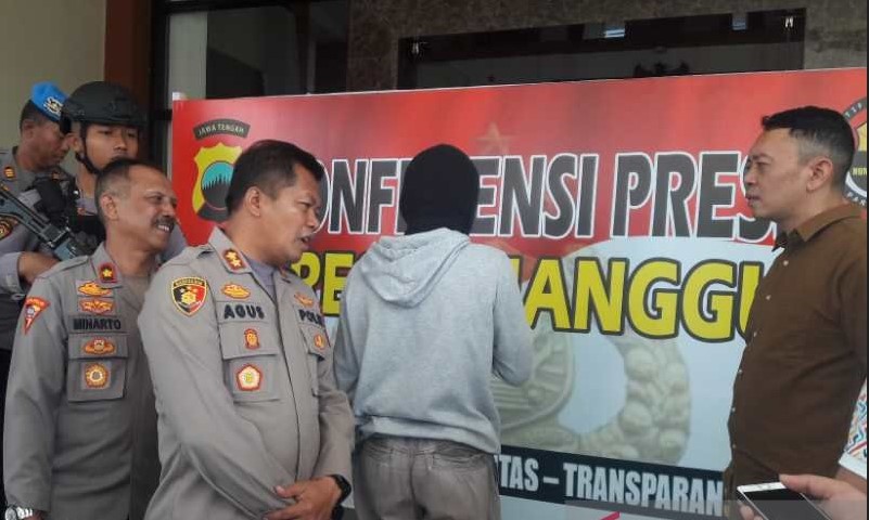 Polres Temanggung kala melakukan gelar perkara pembakaran sekolah yang dilakukan seorang siswa.