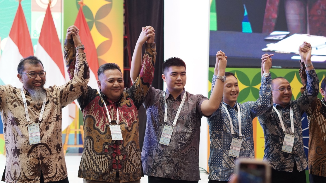 Penandatanganan Kerja Sama Joint Operation Penyediaan PLTS Atap SUN Energy dan PLN Icon Plus.